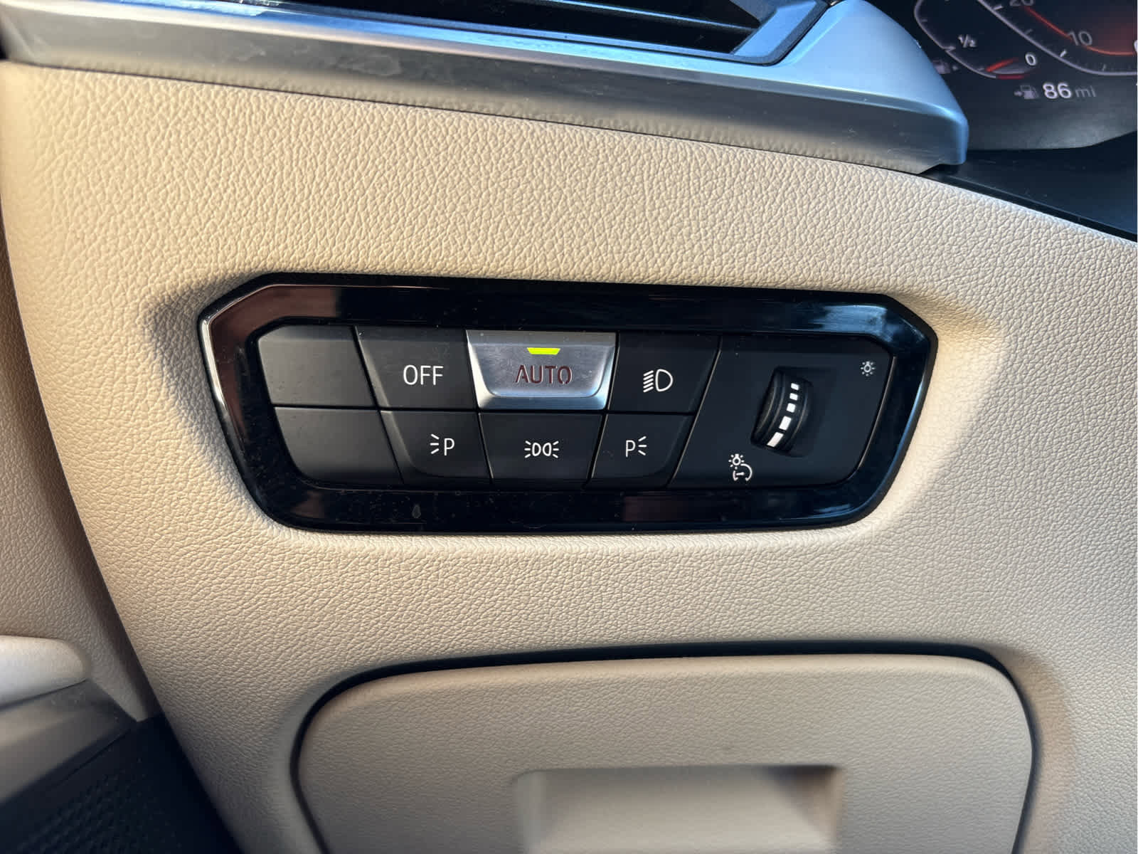 Used 2019 BMW 330i xDrive Sedan w/ Driving Assistance Package image 28