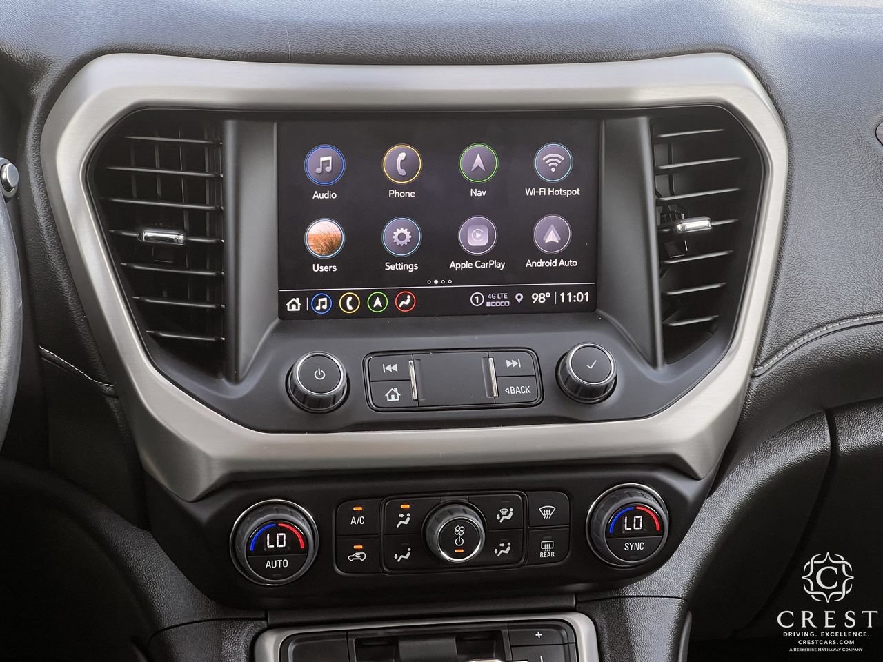 Used 2022 GMC Acadia Denali w/ Denali Technology Package FWD image 16