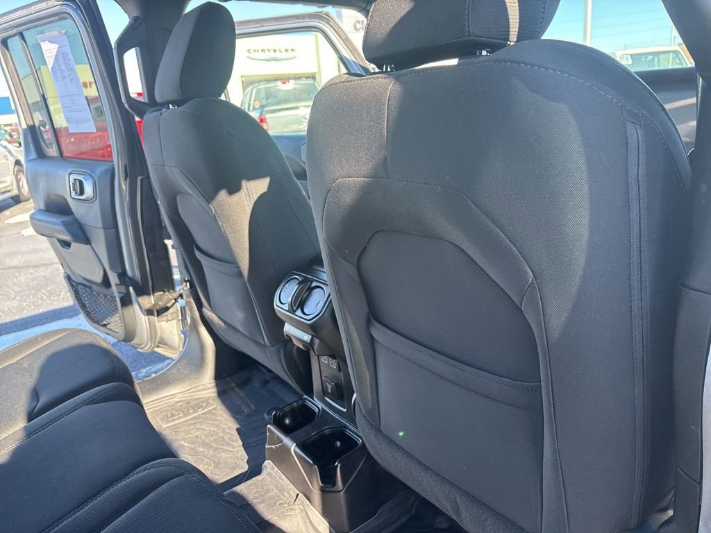Used 2018 Jeep Wrangler Unlimited Sahara image 36