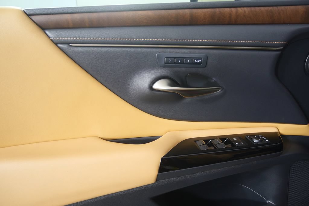 Used 2022 Lexus ES 350 w/ Premium Package FWD image 8
