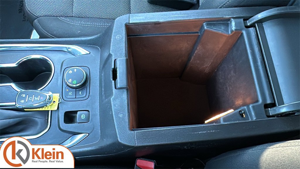 Used 2023 Chevrolet Traverse LT image 25