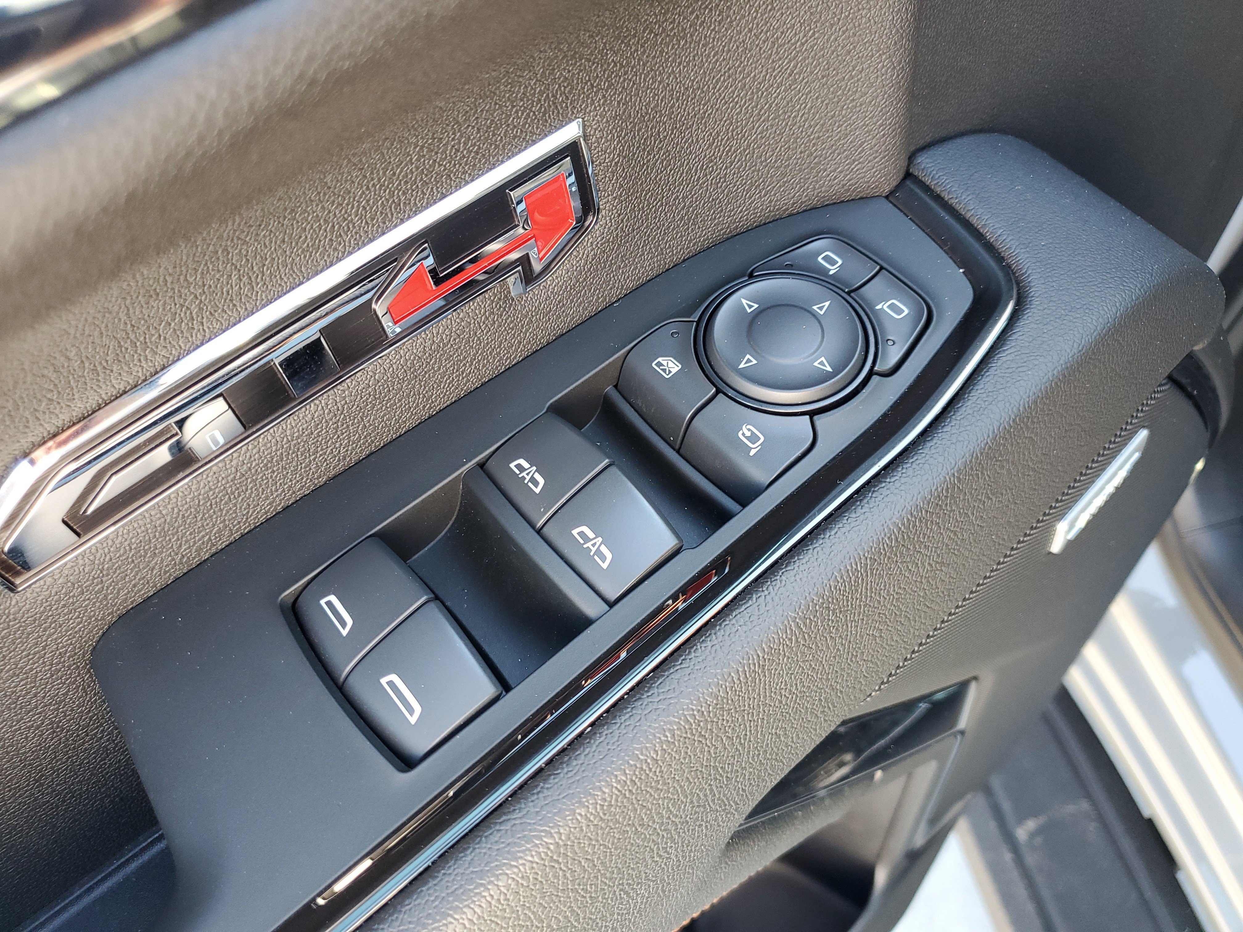 Used 2024 GMC Sierra 1500 AT4 w/ Technology Package image 26