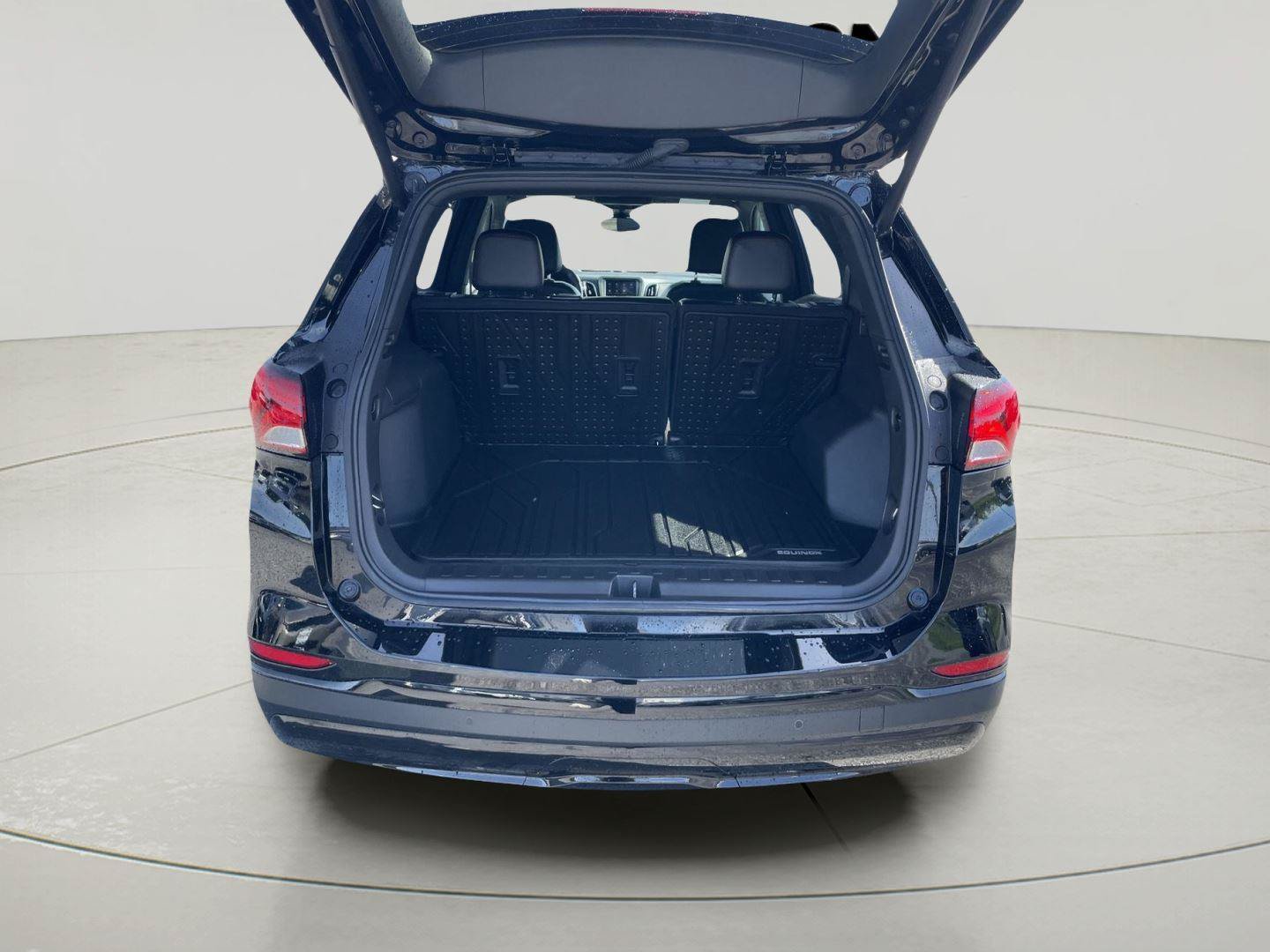 Used 2024 Chevrolet Equinox RS w/ LPO, Floor Liner Package AWD/4WD image 9