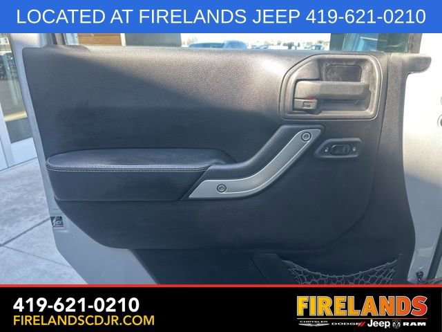 Used 2012 Jeep Wrangler Unlimited Rubicon image 19