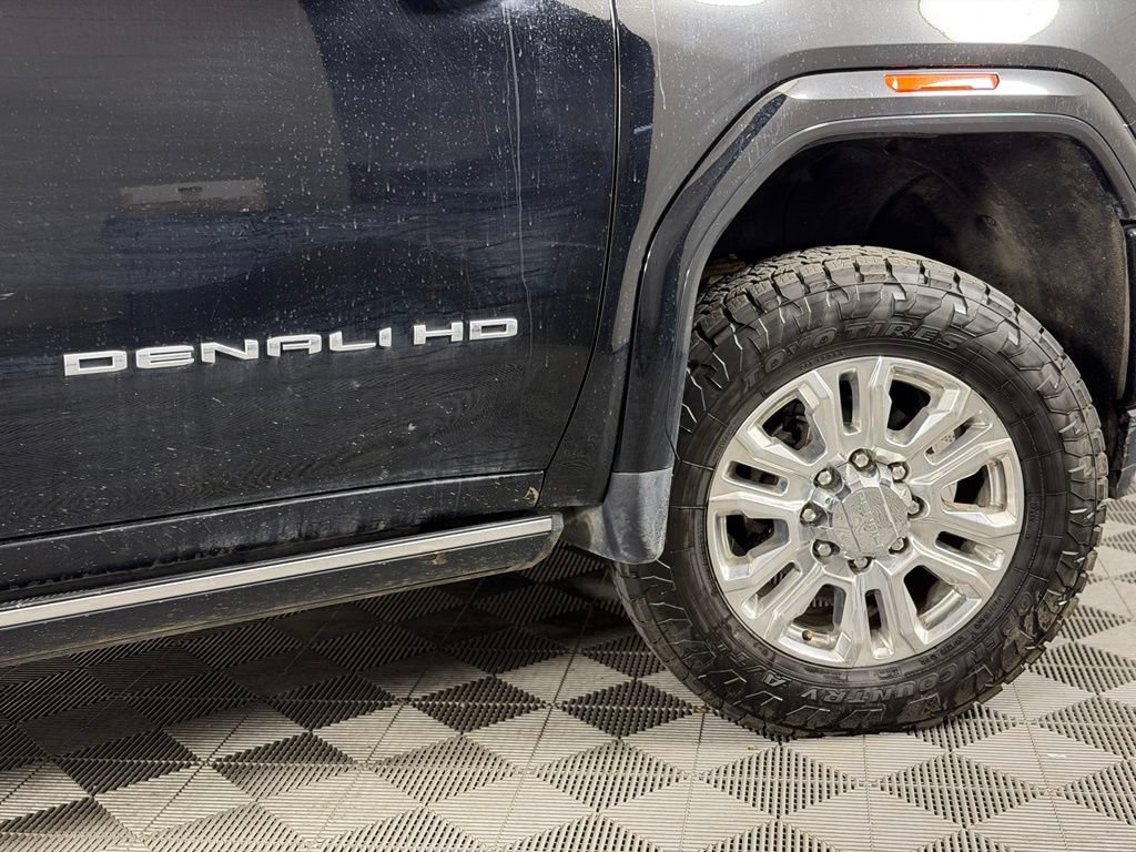 Certified 2023 GMC Sierra 3500 Denali w/ Denali Ultimate Package AWD/4WD image 4