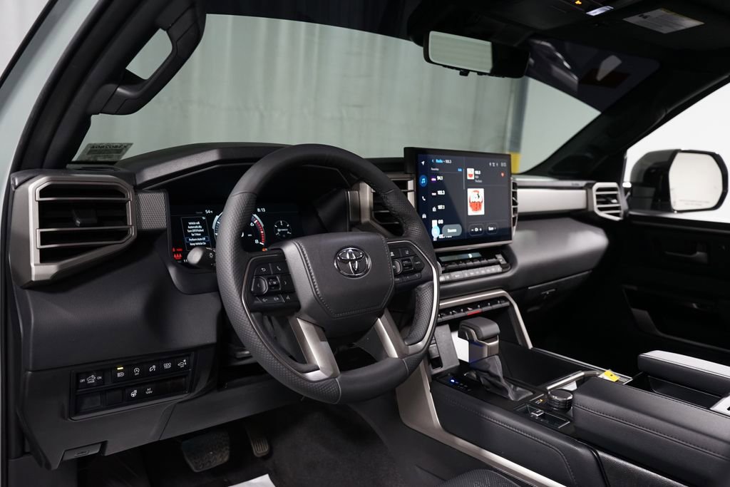 Used 2025 Toyota Tundra Limited AWD/4WD image 13