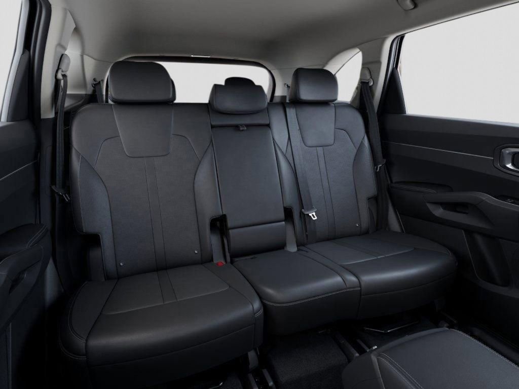 Used 2025 Kia Sorento S image 16