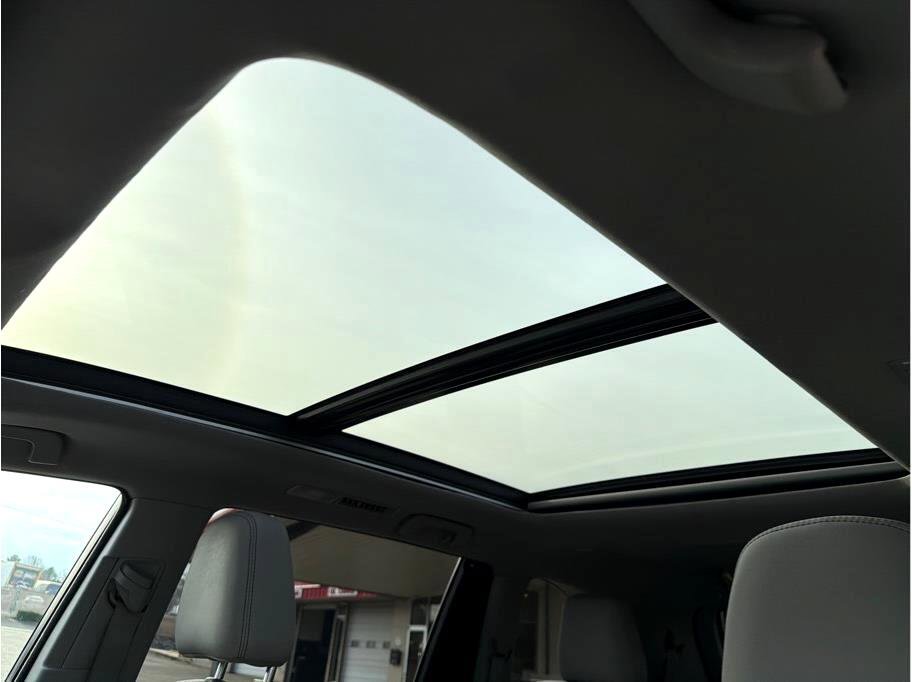 Used 2014 Toyota Highlander Limited image 27