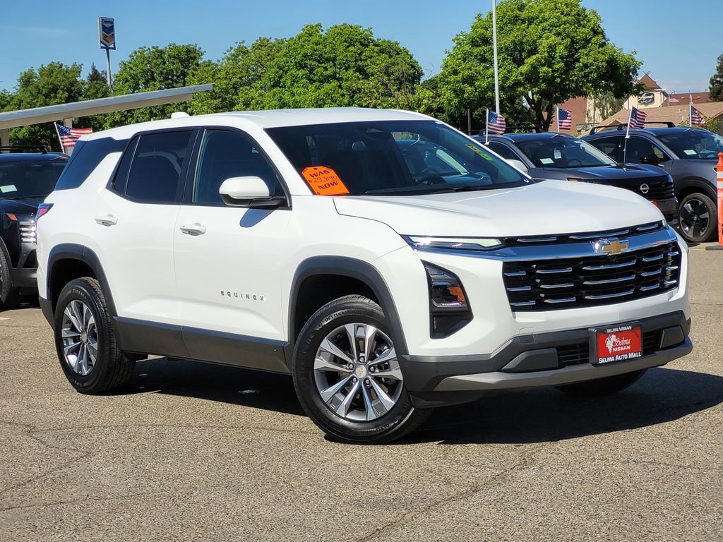 Used 2025 Chevrolet Equinox LT FWD image 2