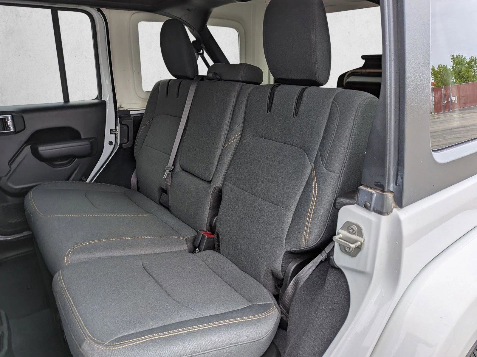 Used 2024 Jeep Wrangler Unlimited AWD/4WD image 17