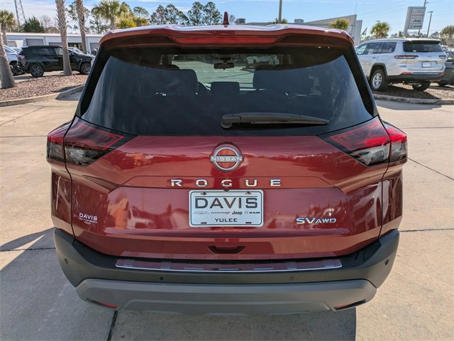 Used 2023 Nissan Rogue SV image 5