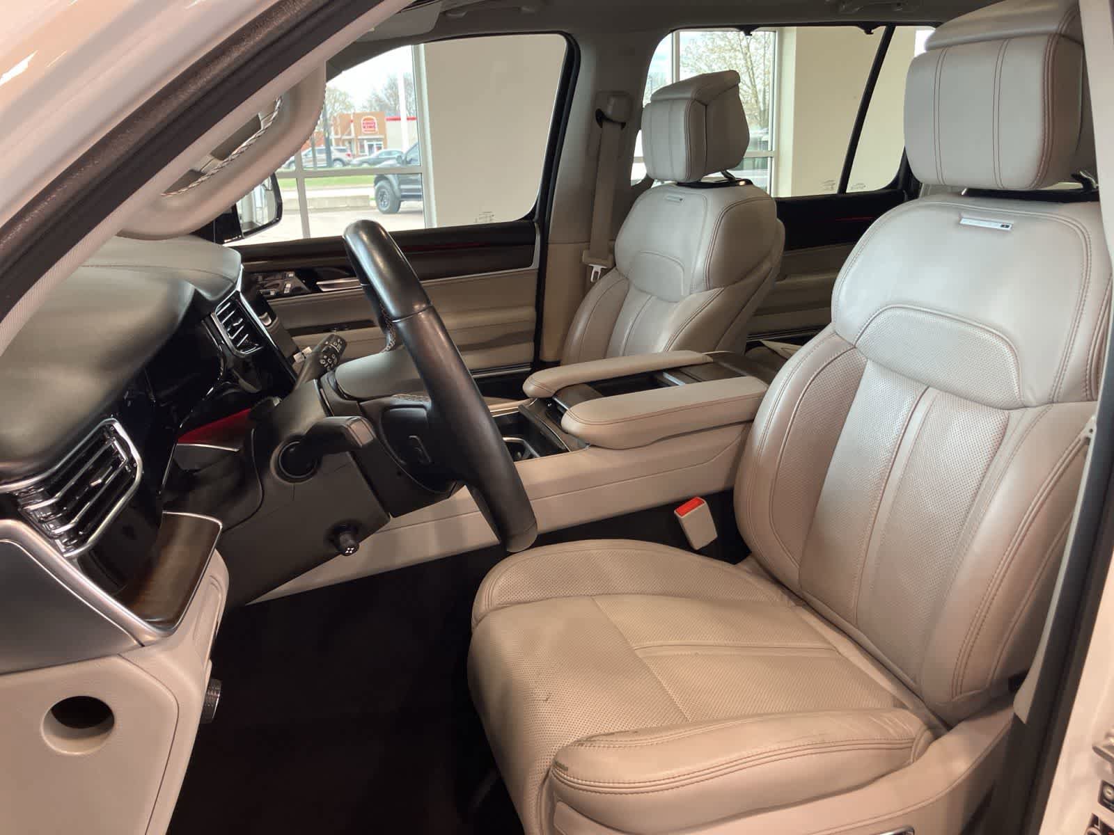 Used 2022 Jeep Grand Wagoneer Series I image 13
