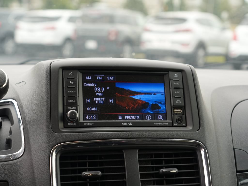 Used 2018 Dodge Grand Caravan SE w/ UConnect Hands-Free Group FWD image 21