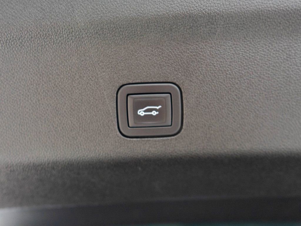 Used 2024 GMC Yukon Denali AWD/4WD image 37