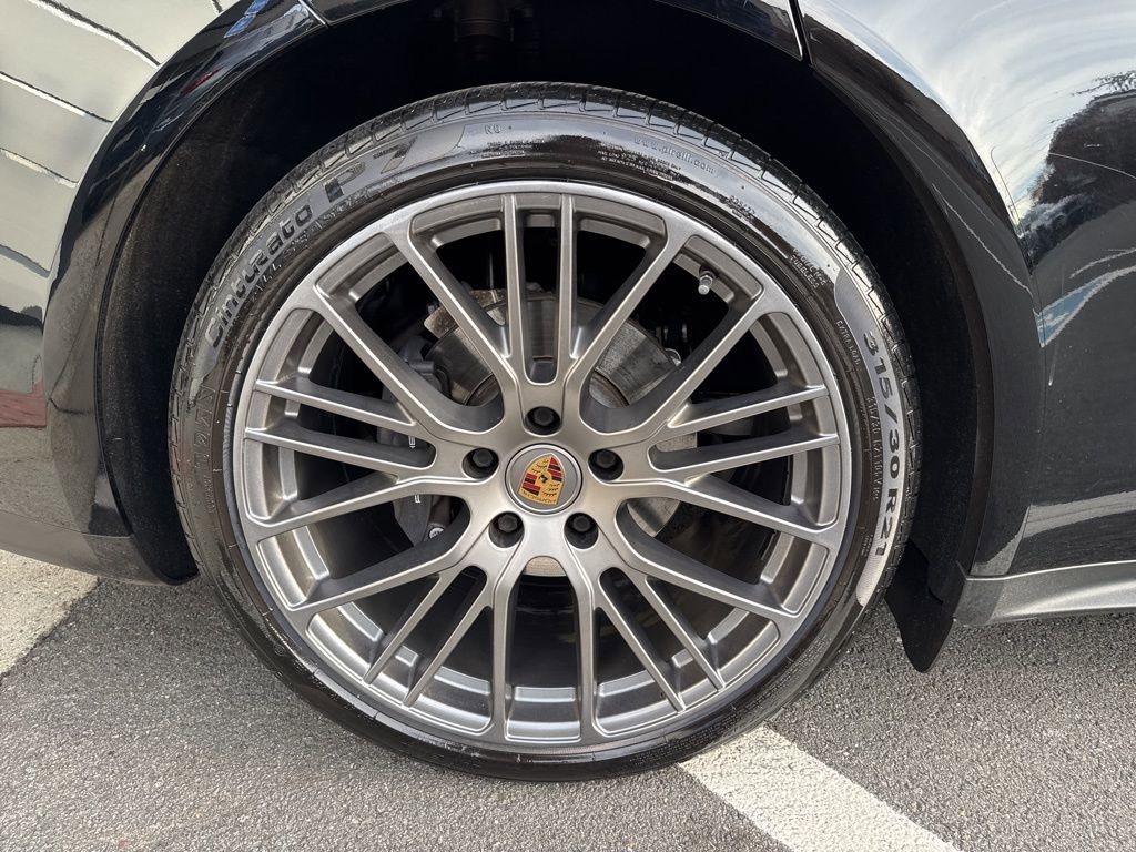 Used 2022 Porsche Panamera 4 Platinum Edition image 9