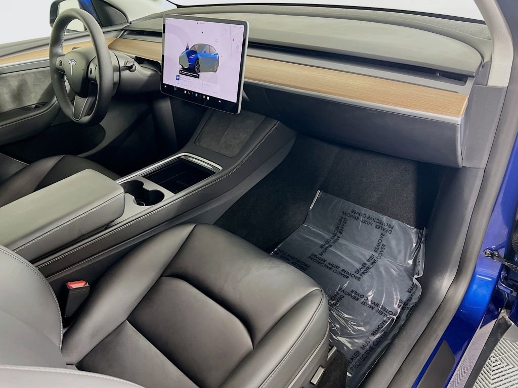 Used 2025 Tesla Model Y Long Range image 28