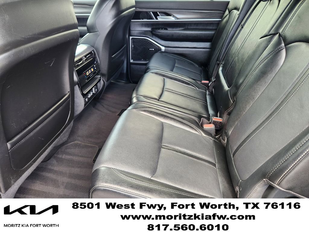 Used 2024 Jeep Wagoneer L Series II w/ Flexible Seating Group RWD image 28