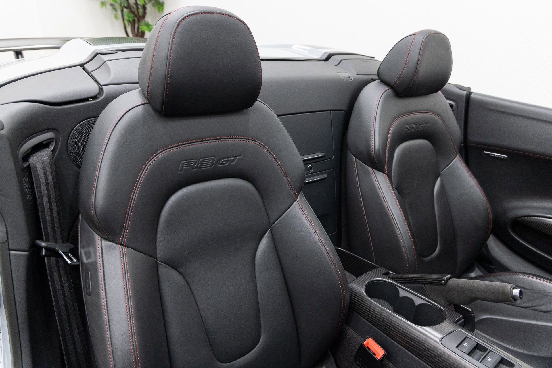 Used 2012 Audi R8 GT image 28