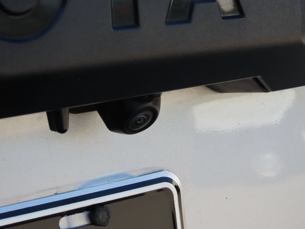 Used 2025 Toyota 4Runner SR5 AWD/4WD image 13