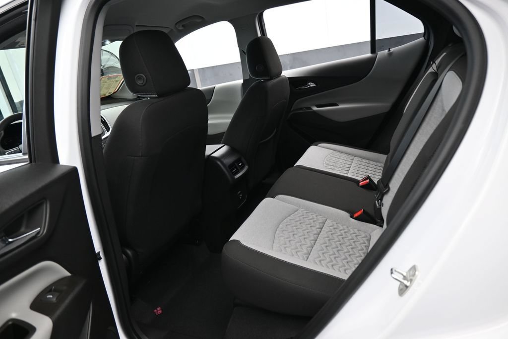 Used 2023 Chevrolet Equinox LS FWD image 34