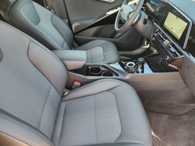 Certified 2024 Kia Niro Wind FWD image 14