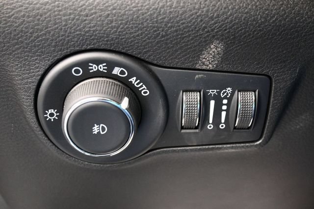 Used 2024 Jeep Compass Latitude AWD/4WD image 23