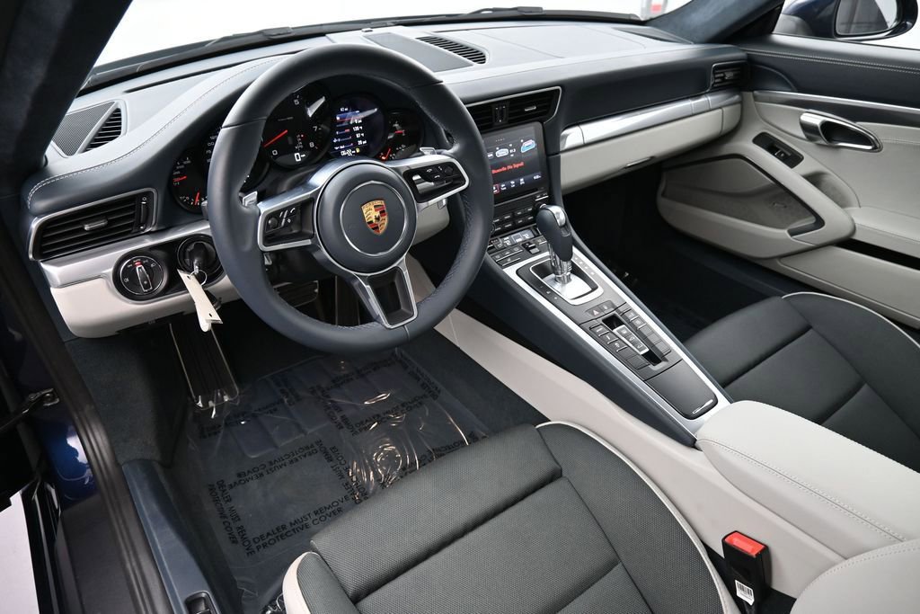 Certified 2018 Porsche 911 Carrera RWD image 4