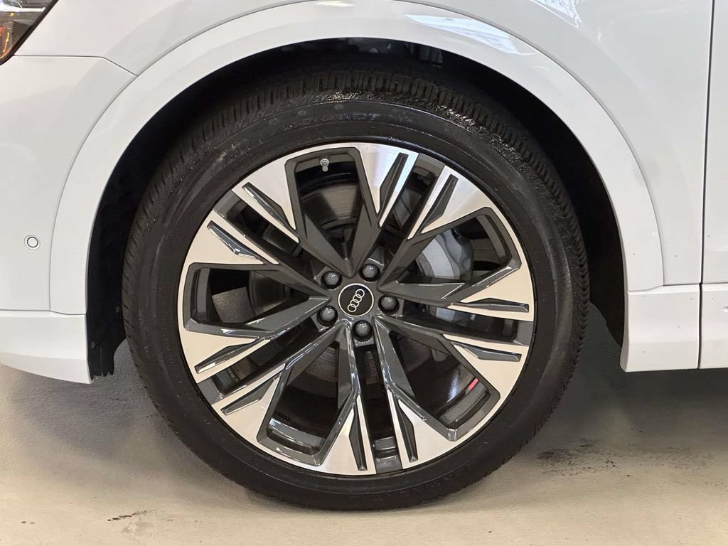 Used 2026 Audi Q8 Premium Plus w/ Premium Plus Package AWD/4WD image 8