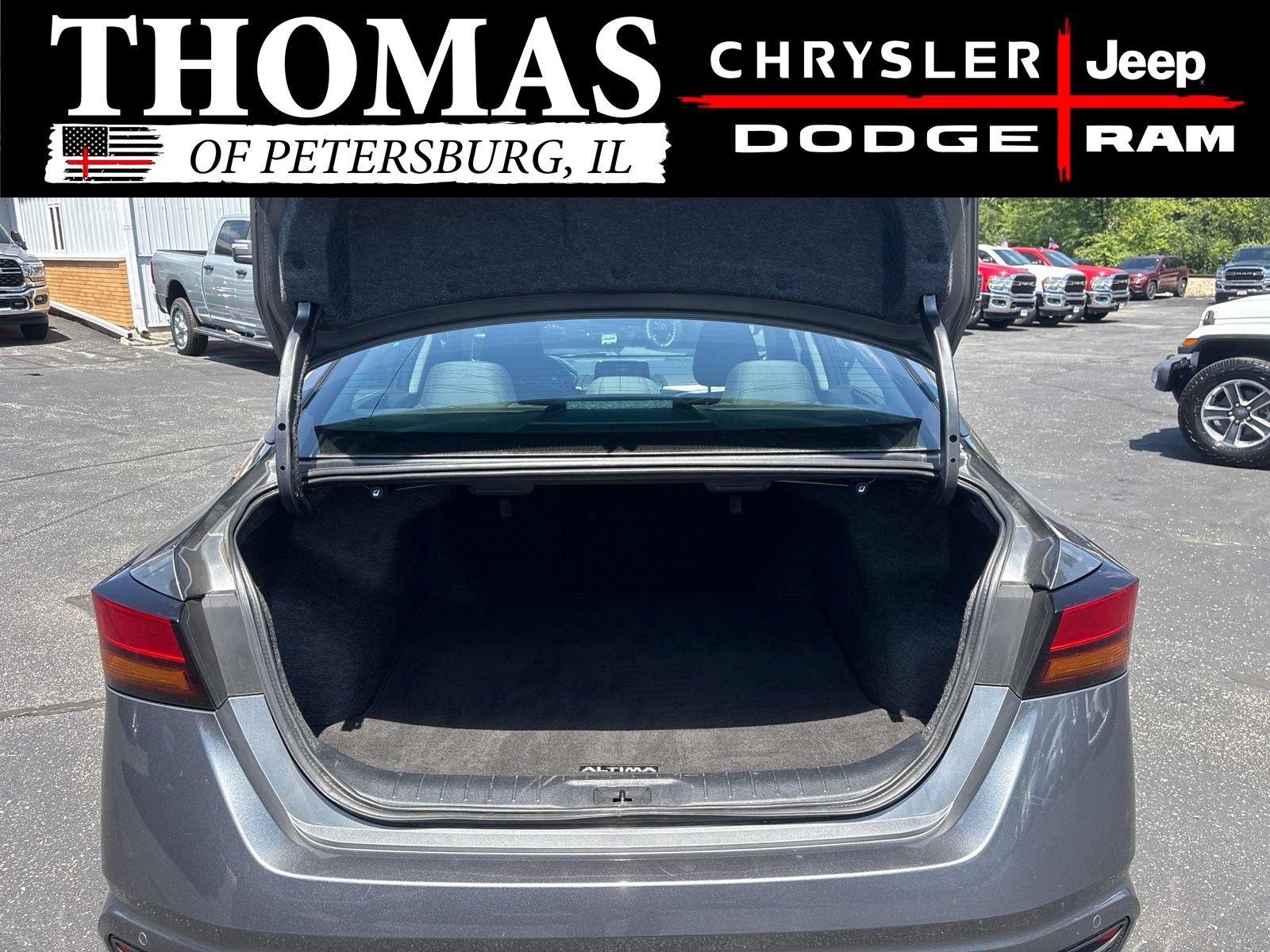 Used 2025 Nissan Altima 2.5 SV FWD image 29