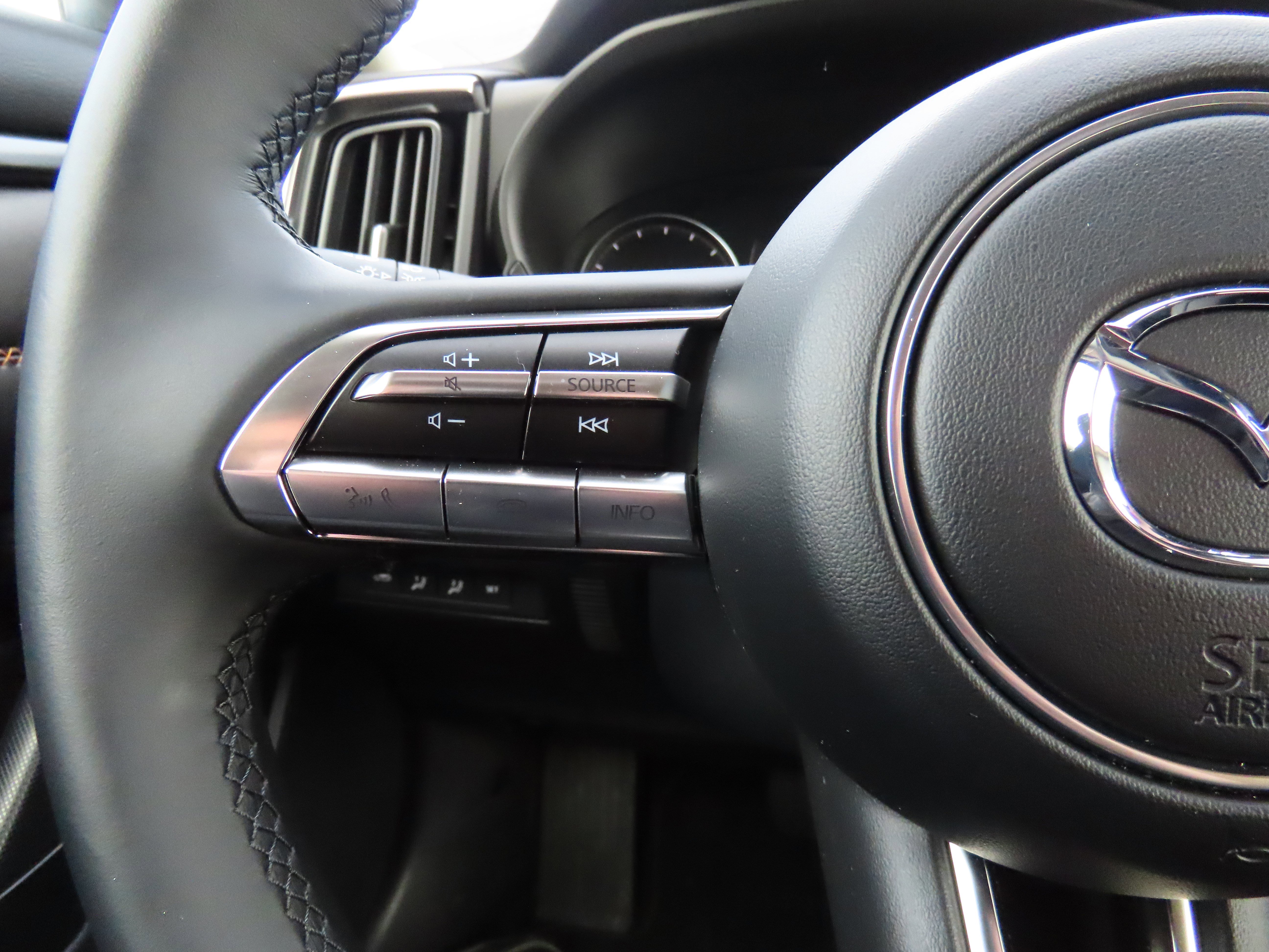 Used 2025 MAZDA CX-50 2.5 Hybrid w/ Premium Plus Pkg image 32