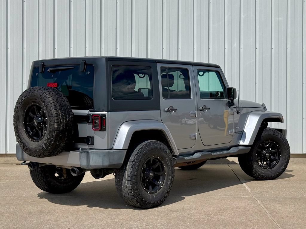 Used 2017 Jeep Wrangler Unlimited Sahara AWD/4WD image 6