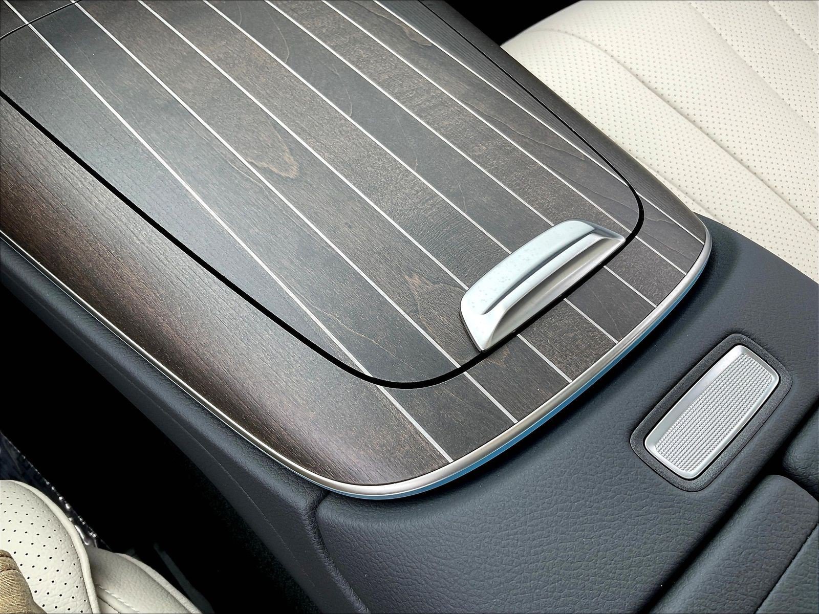 Certified 2025 Mercedes-Benz E 350 4MATIC Sedan image 36