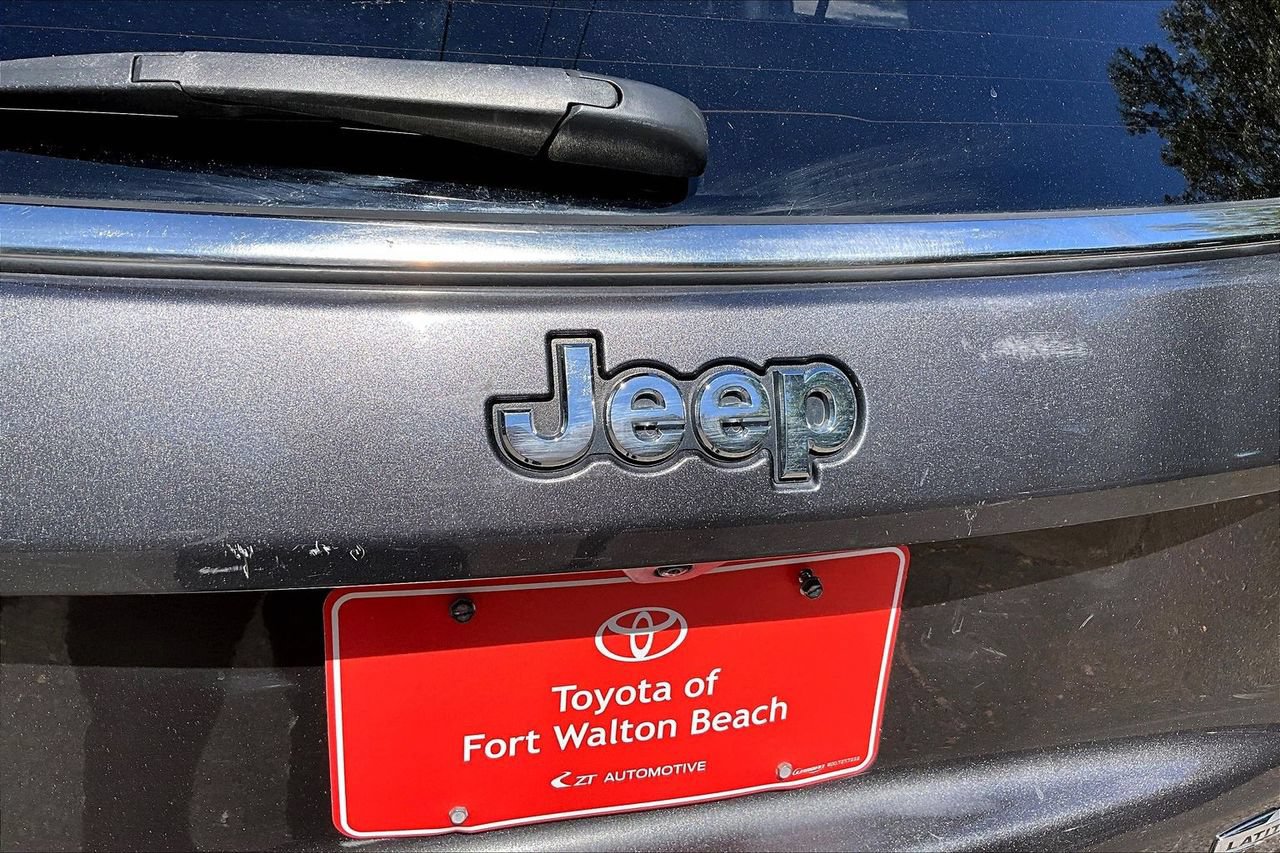 Used 2023 Jeep Compass Latitude AWD/4WD image 27