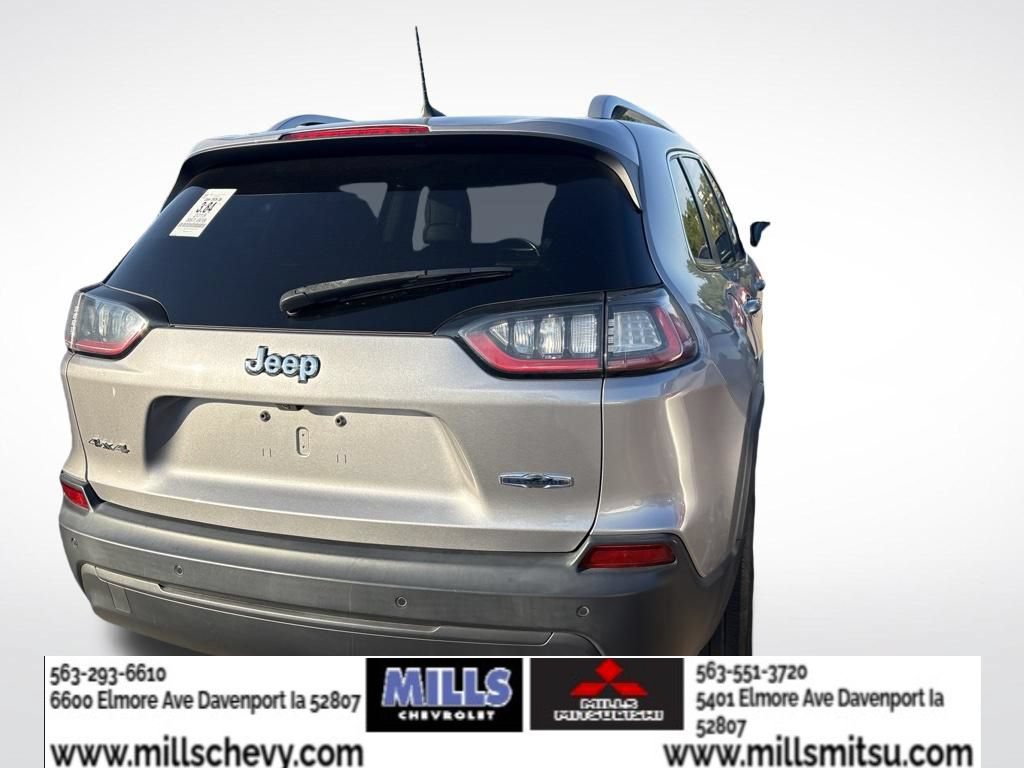 Used 2019 Jeep Cherokee Latitude Plus w/ Cold Weather Group AWD/4WD image 4