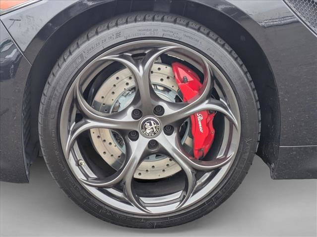 Used 2018 Alfa Romeo Giulia Quadrifoglio w/ Driver Assist Dynamic Package image 22