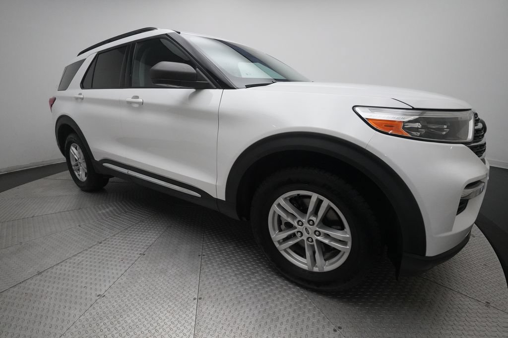 Used 2021 Ford Explorer XLT w/ Equipment Group 202A AWD/4WD image 37