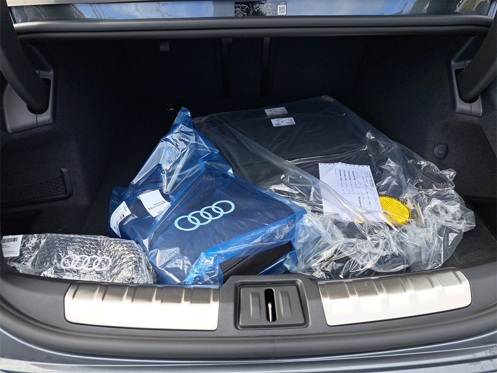 New 2026 Audi RS e-tron GT Base image 30