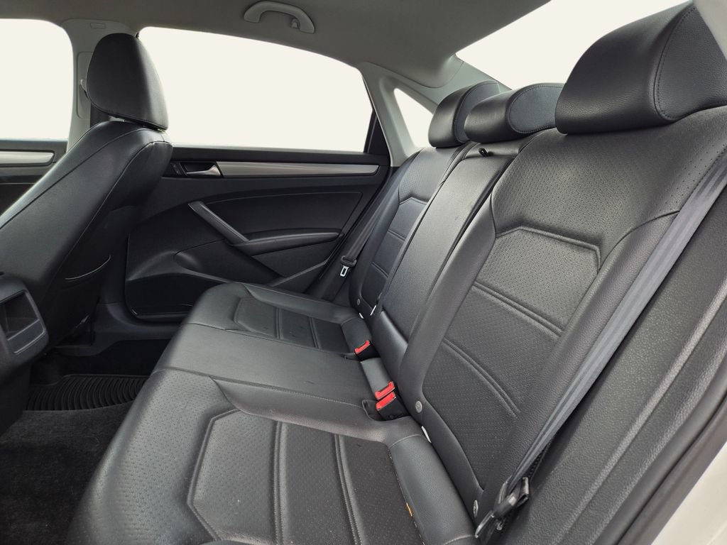 Used 2015 Volkswagen Passat 1.8T Wolfsburg Edition FWD image 12