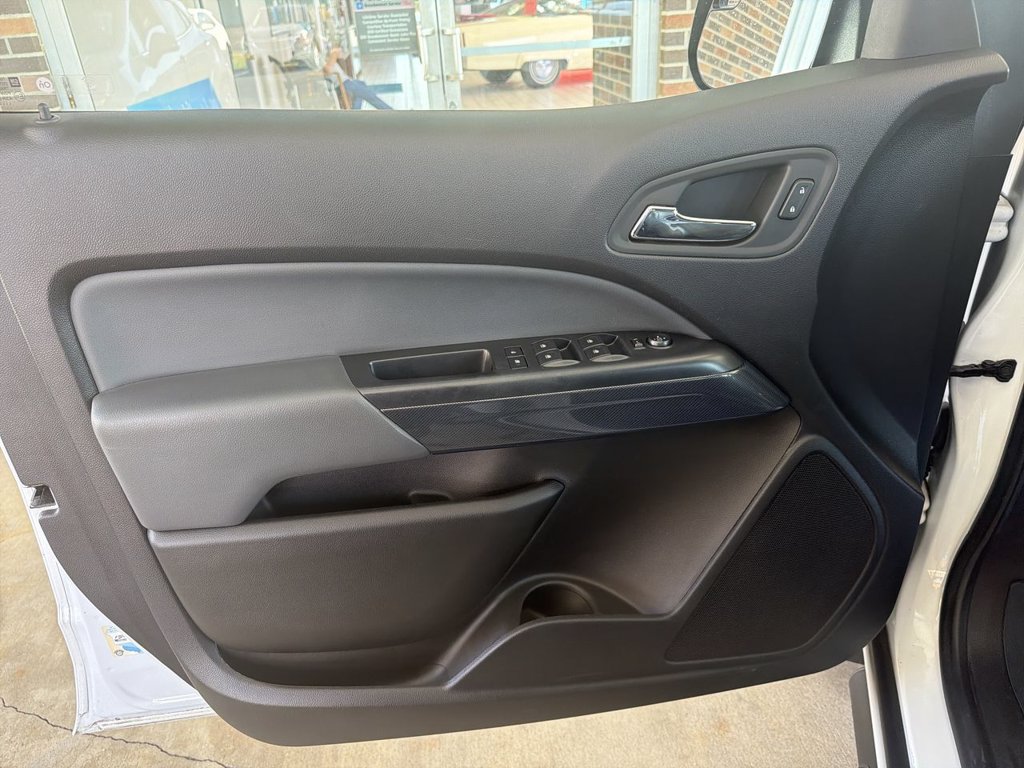 Used 2018 Chevrolet Colorado Z71 w/ LPO, Premium Interior Package AWD/4WD image 21