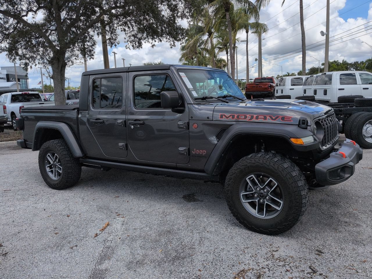 Used 2024 Jeep Gladiator Mojave w/ Technology Group AWD/4WD image 2