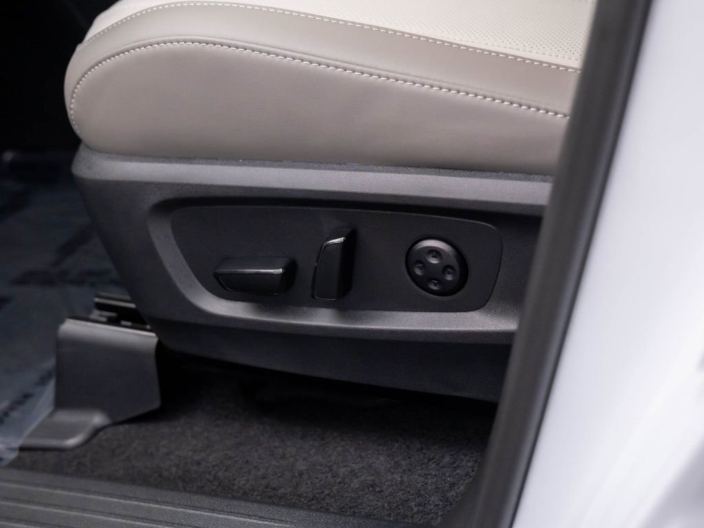 New 2026 INFINITI QX60 Luxe w/ Cargo Package image 14