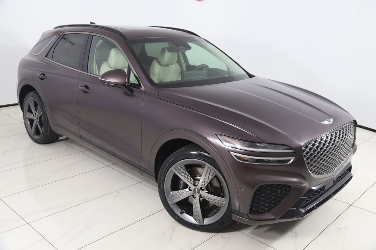 Used 2023 Genesis GV70 3.5T Sport w/ Sport Prestige Package AWD/4WD image 20