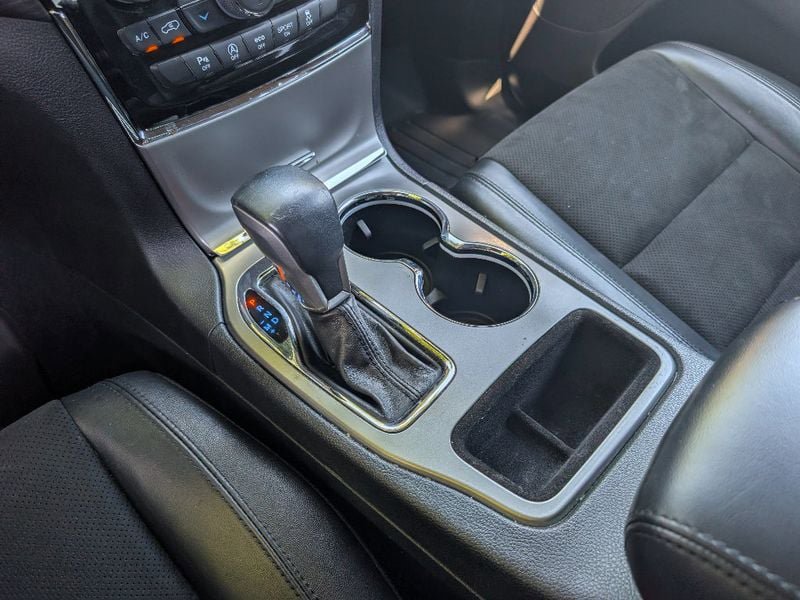 Used 2020 Jeep Grand Cherokee Altitude AWD/4WD image 21