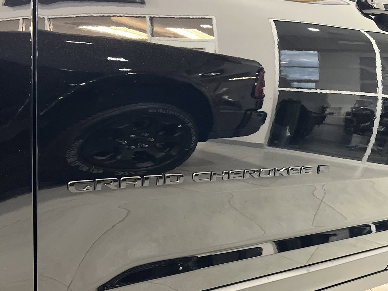 New 2025 Jeep Grand Cherokee Limited w/ Luxury Tech Group II image 34