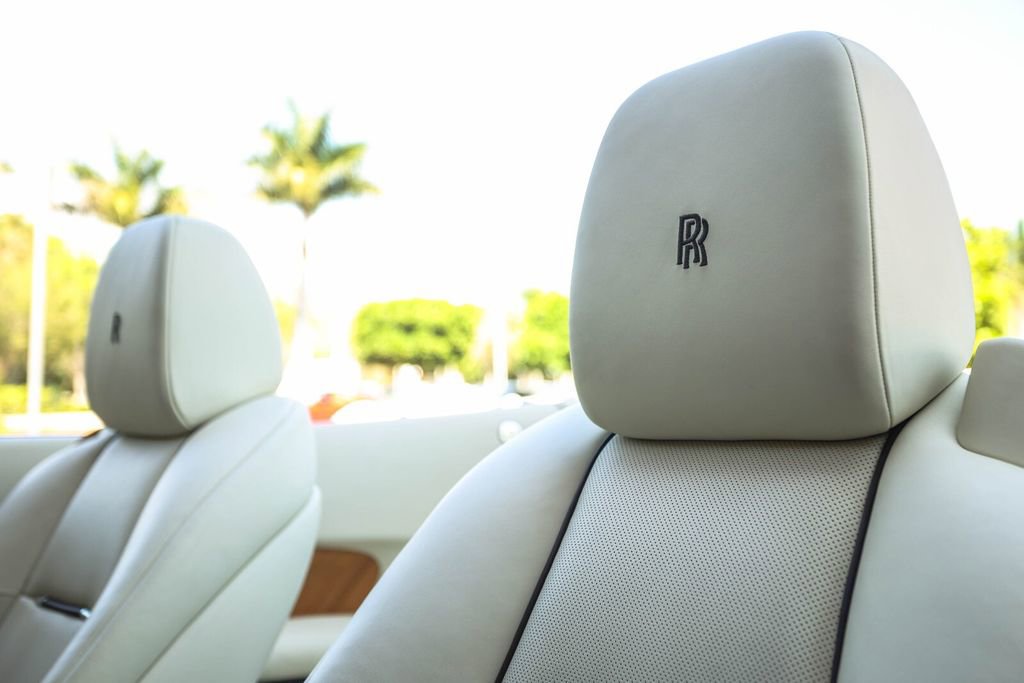 Used 2016 Rolls-Royce Dawn image 47