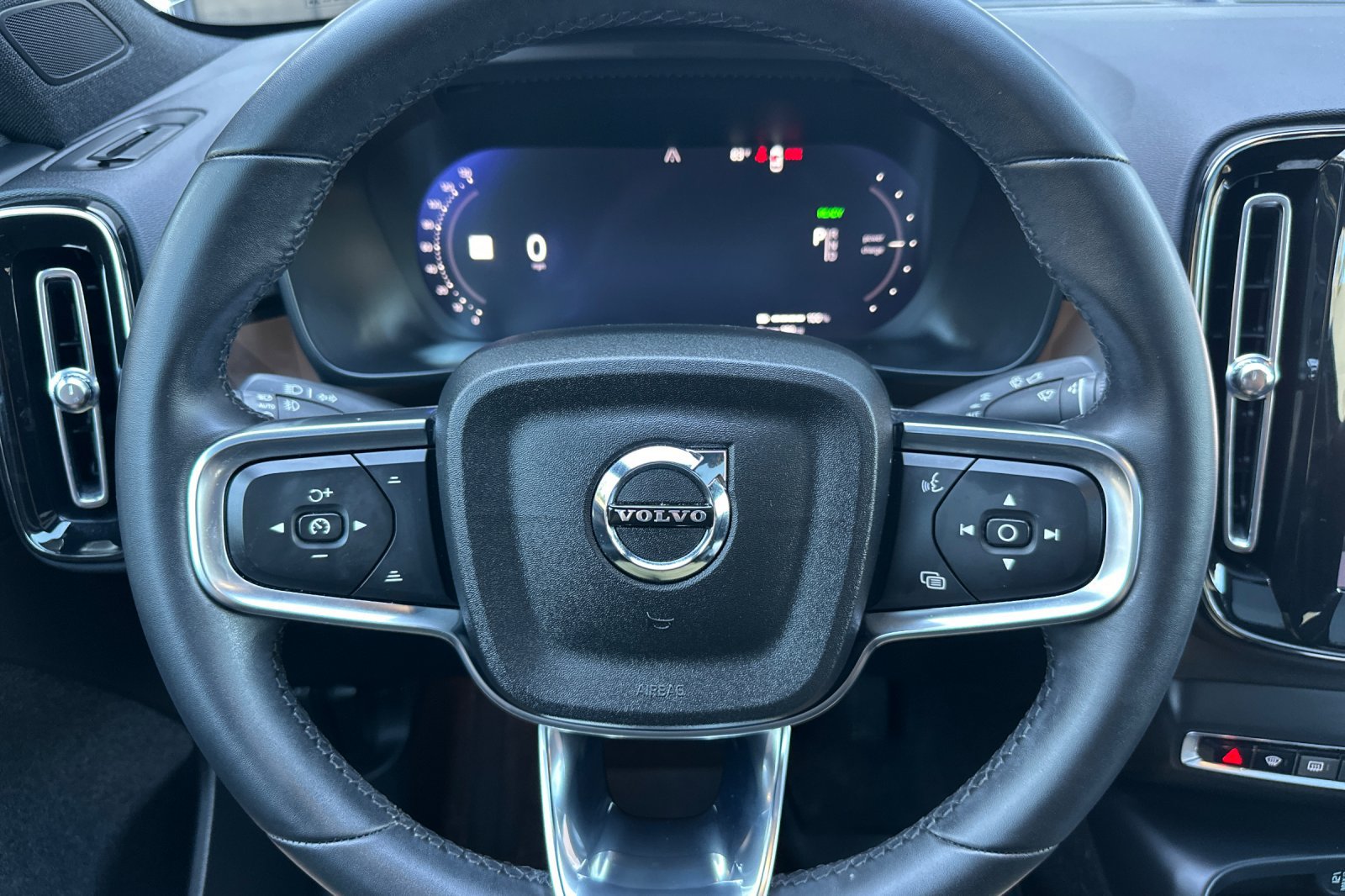 Certified 2023 Volvo C40 P8 Recharge Plus w/ Climate Package AWD/4WD image 27