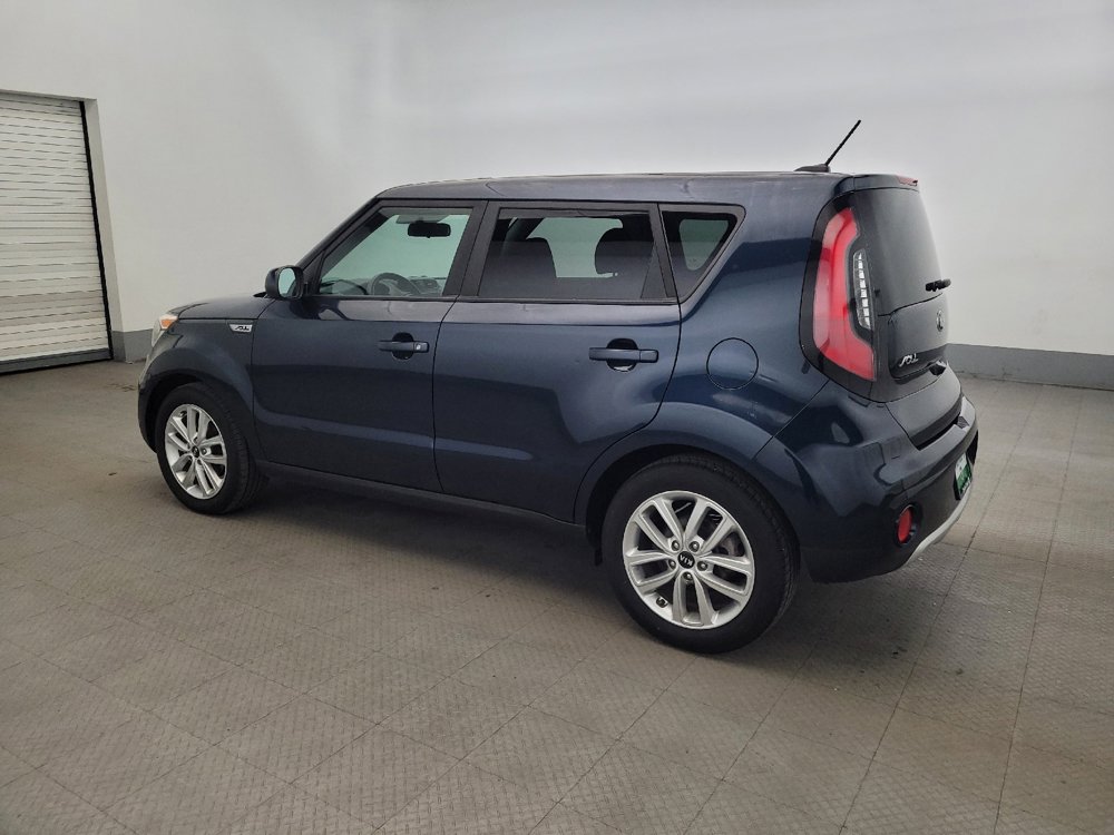 Used 2018 Kia Soul + FWD image 3