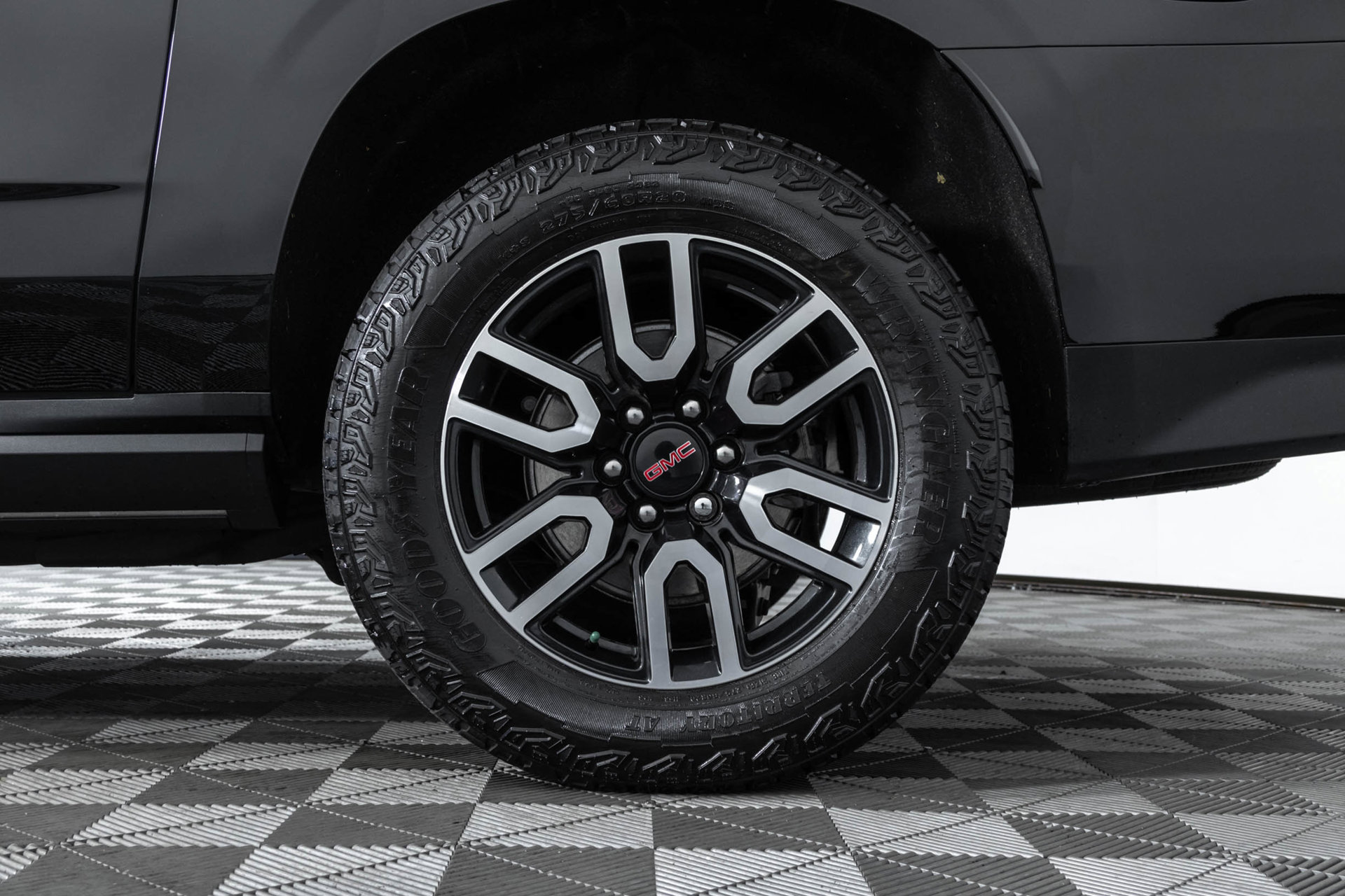 Used 2024 GMC Yukon XL AT4 w/ AT4 Premium Package AWD/4WD image 50