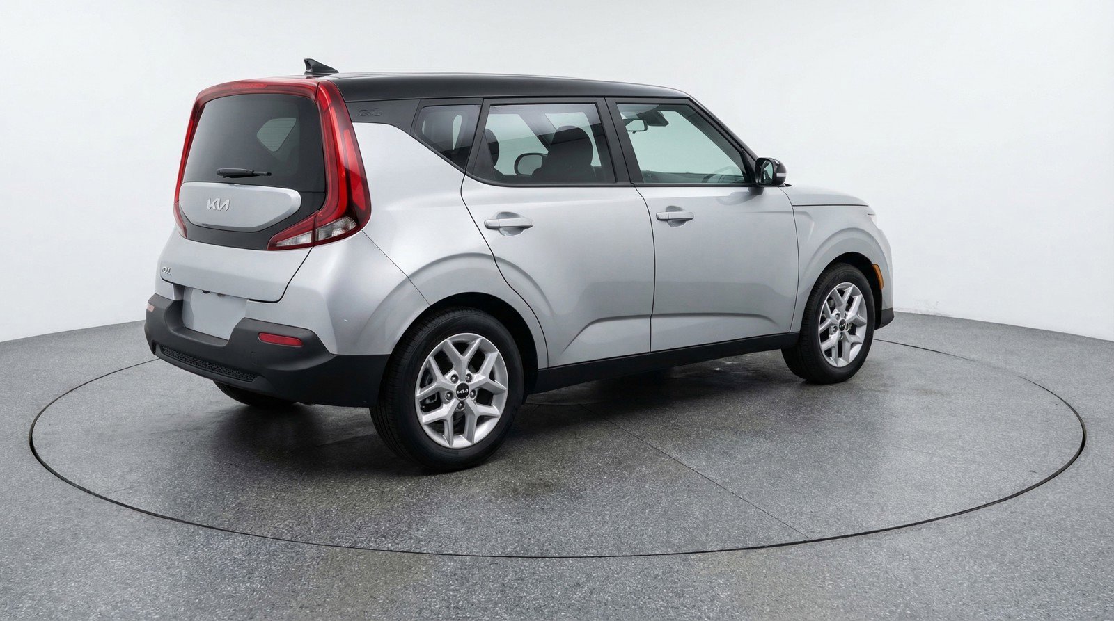 Used 2025 Kia Soul LX w/ LX Technology Package FWD image 9