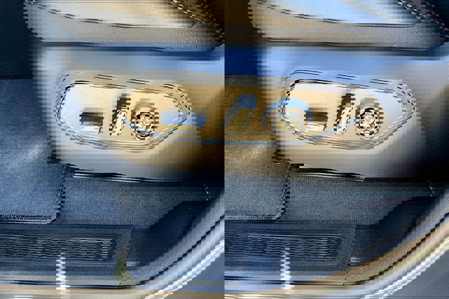 New 2025 Jeep Grand Cherokee Laredo image 16